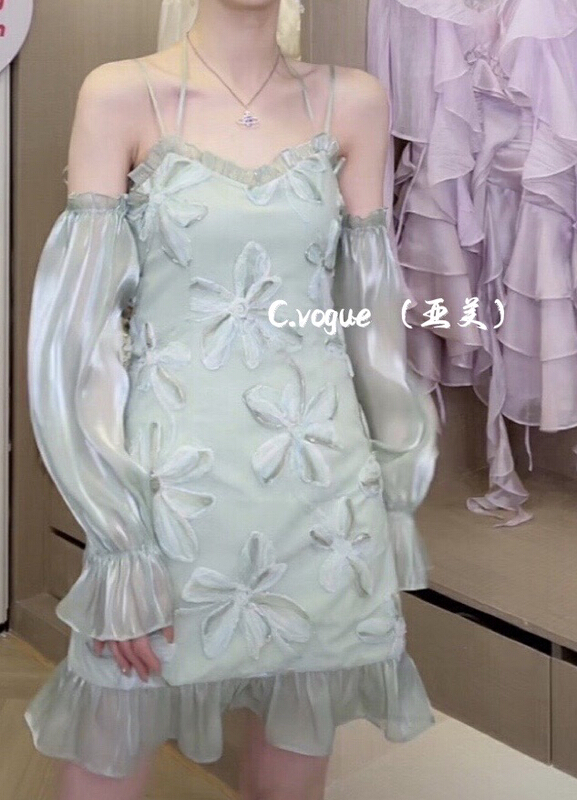 [c.vogue] French gentle three-dimensional embroidered suspender dress (with a pair of sleeves) 8809# PCZ