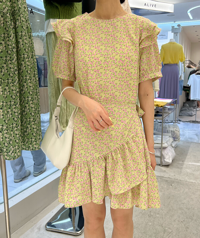 goods in stock! [alive] Korean fresh broken flower stitched lace up dress 13150# lwy