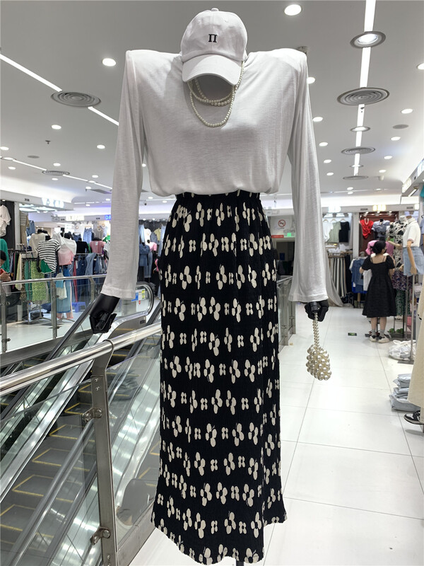 [small dish seedlings] comfortable round neck long sleeve T-shirt + lady high waist skirt set (only T-shirts + skirts) 8518# lwy