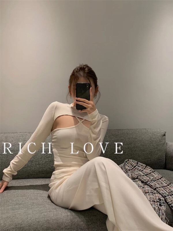 New year in early spring! [rich love] simple round neck short long sleeve + pure sexy suspender vest set 8129# WPL