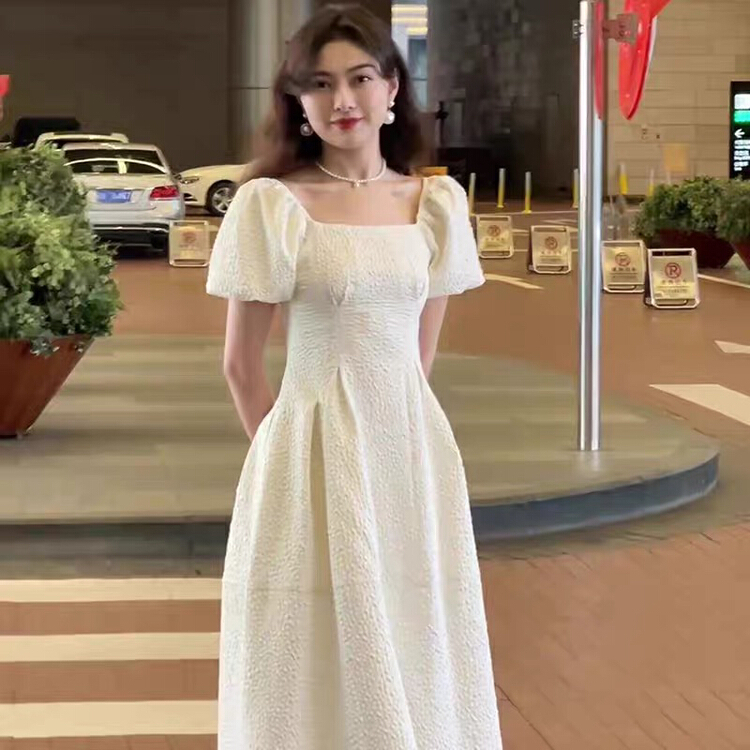[Yingying new clothes] French Vintage Hepburn style square neck bubble sleeve temperament split dress 7056# Cl
