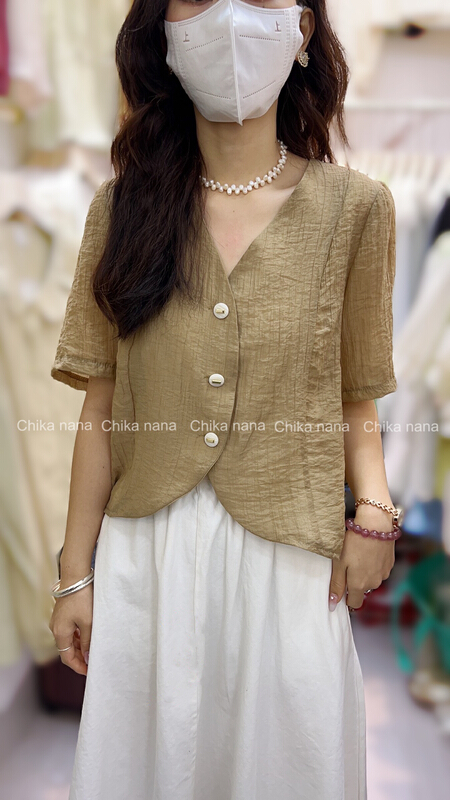 New in early summer! [Yi Jia Yi] V-neck single breasted casual shirt 2309# cqw