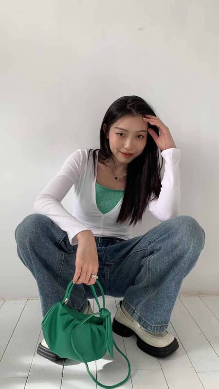 Early spring! [9hour] basic versatile V-neck solid long sleeve T-shirt 6818# zxl
