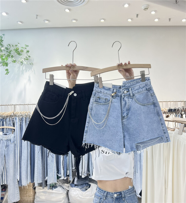 [iris iriisy] Korean casual and comfortable denim shorts (with detachable chain) 6518# LSL
