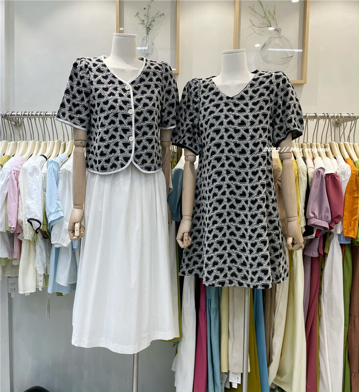 [Max original] V-neck embroidery dress 88959# HBx