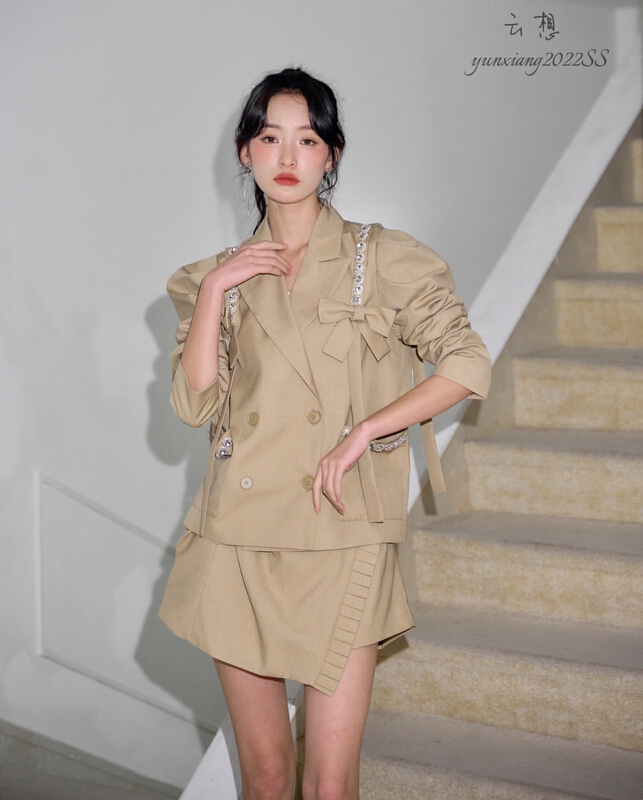 New year in early spring! [Yunxiang (formerly in style & MC)] French suit with drilling process + pleated inclined piece design skirt and pants suit 323# WPL