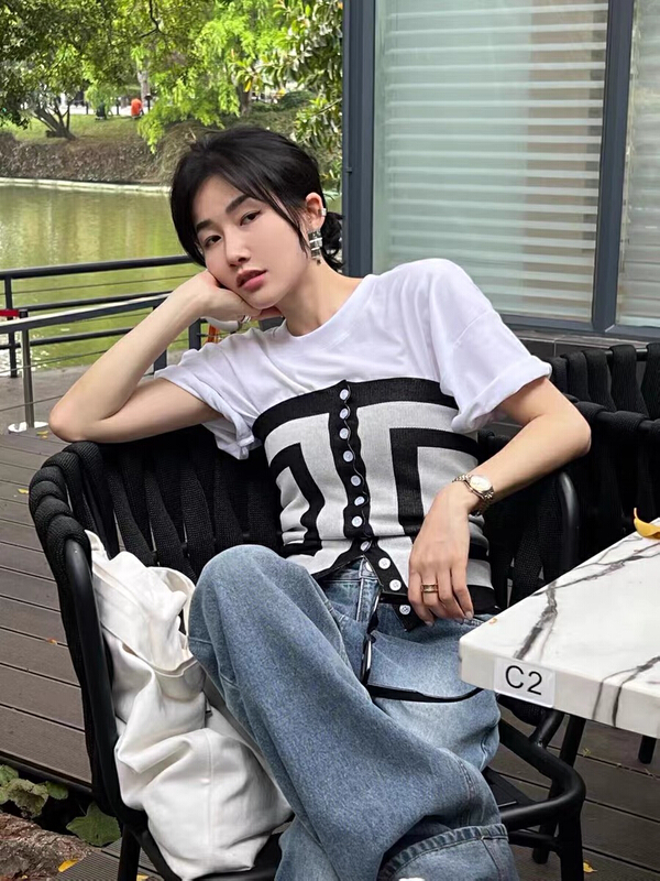 Korean T-shirt / T-shirt