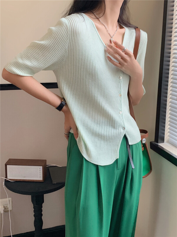 Twelve colors! New in early summer! [Chennai] V-neck button fitted short sleeve sweater 322x051# zxx