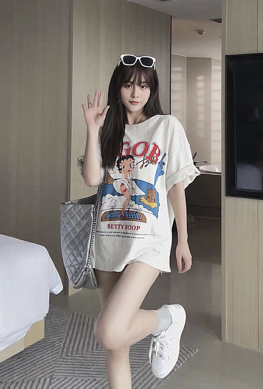 goods in stock! New in early summer! [savage] round neck cartoon loose short sleeve T-shirt e6959# WPL