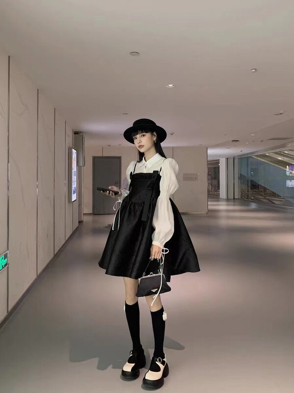 goods in stock! New year in early spring! [tangtangjia] Korean solid color versatile shirt + temperament sexy suspender Dress Set (bow can not be removed) 2709# PCZ