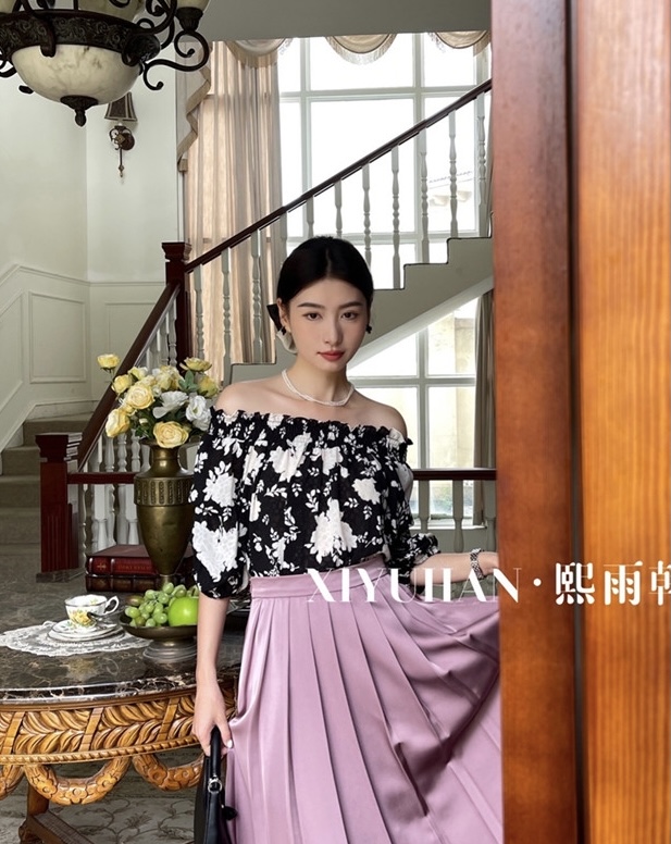 goods in stock! New in early summer! [xiyuhan] elegant printed one shoulder shirt 876# zxx