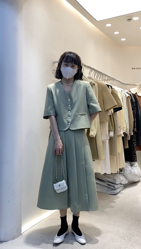New year in early spring! [c.hfeiyang] Korean version simple V-neck blouse (excluding skirt) 6692# HBx