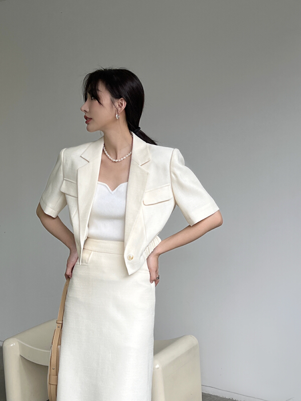 New in early summer! [context sense] V-neck slim and versatile vest / sling mnc767# CLS