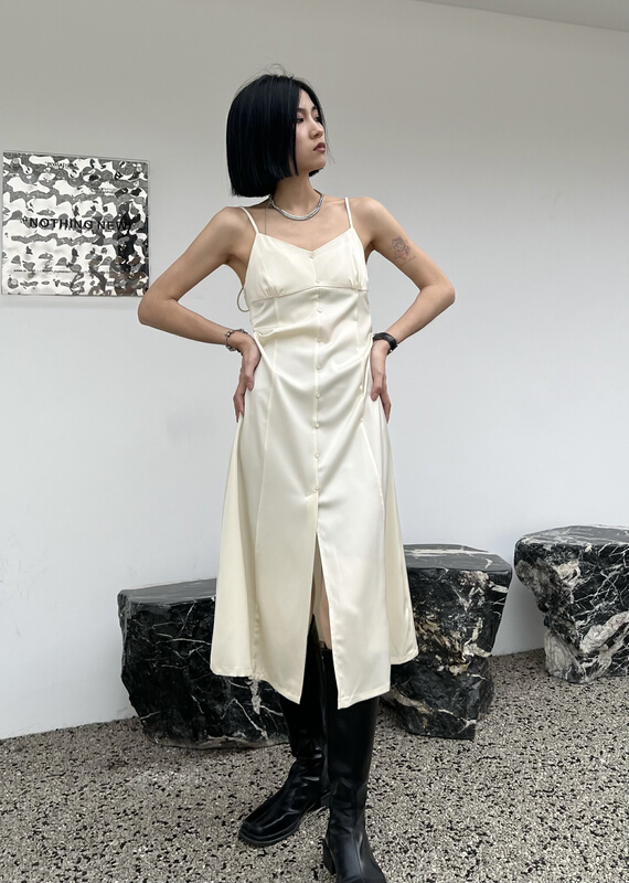 goods in stock! [s dew dew] Korean silk loose suspender dress 8115# WTT
