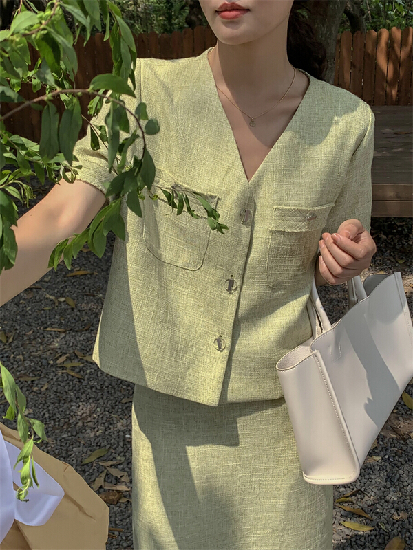New in early summer! [about me] V-neck short sleeve simple temperament women's short coat 211017# cqw