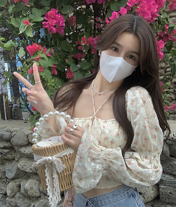 New in early summer! [Amanda] one line collar hanging neck flocking love floral blouse (only selling blouses) 9220# PCZ