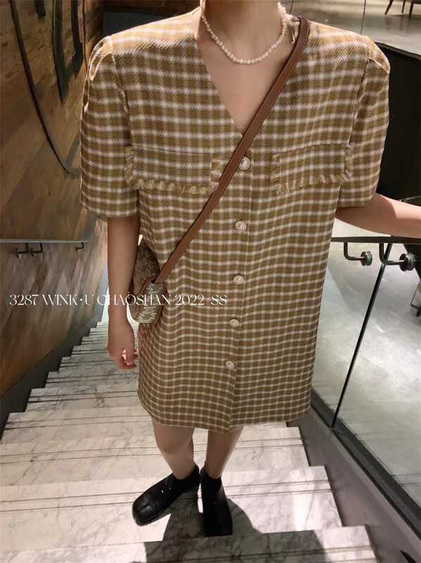 New in early summer! [wink. U] Xiaoxiang Plaid V-neck dress 8892# XJ
