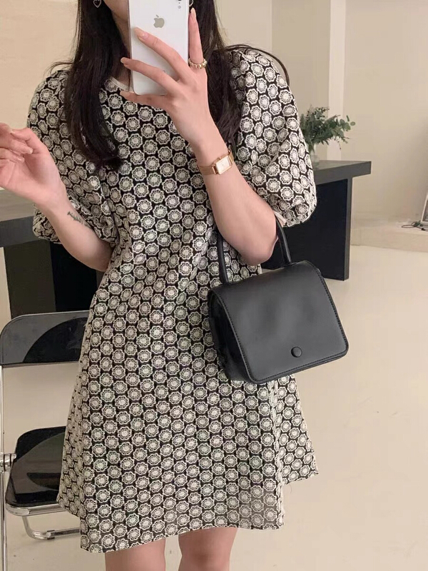 [JH] net red Xiaoxiang embroidered Lantern Sleeve Dress (dress only) 41568# PCZ