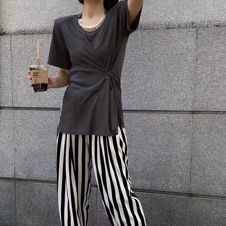 [FF. Studio] design sense retro foreign style fashion short sleeved T-shirt (removable with decoration) 8333# ozq