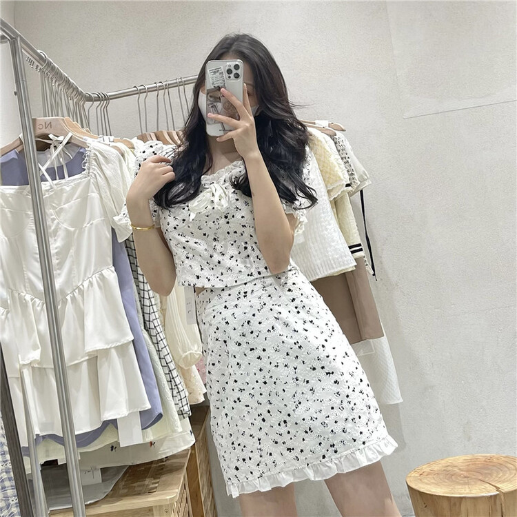 [NC editorial n (new color] Korean sweet floral blouse + temperament versatile skirt set q9288# zxx