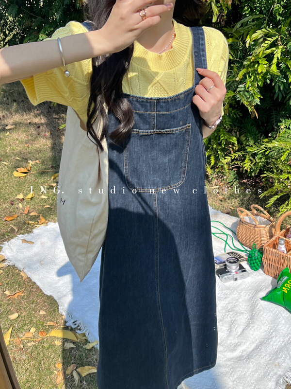 [ing] Korean version simple and versatile, loose and thin denim strap skirt 7585# HBx