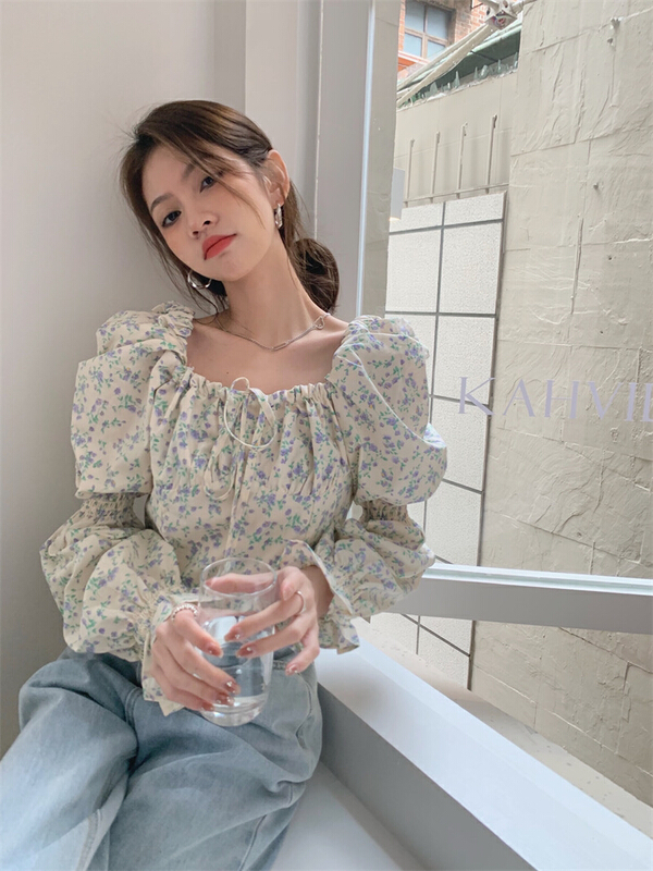 New in early summer! [timely rain] Korean style ins French style design, bubble sleeve, square neck, chic floral blouse 55185# WPL