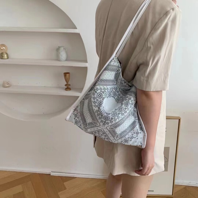 Original price 31.58! [double C] personalized fashion Chiffon shoulder bag 2034# CYQ