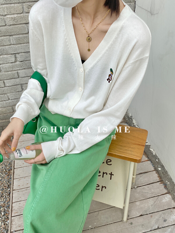 New year in early spring! [hot Huola is me] Korean versatile cartoon embroidered cardigan (including 25% wool) 7522# cqw