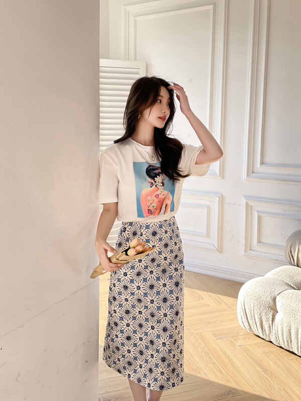 Original price 66.55! New in early summer! [I-D] simple and versatile short sleeved T-shirt + slim skirt suit 851# L