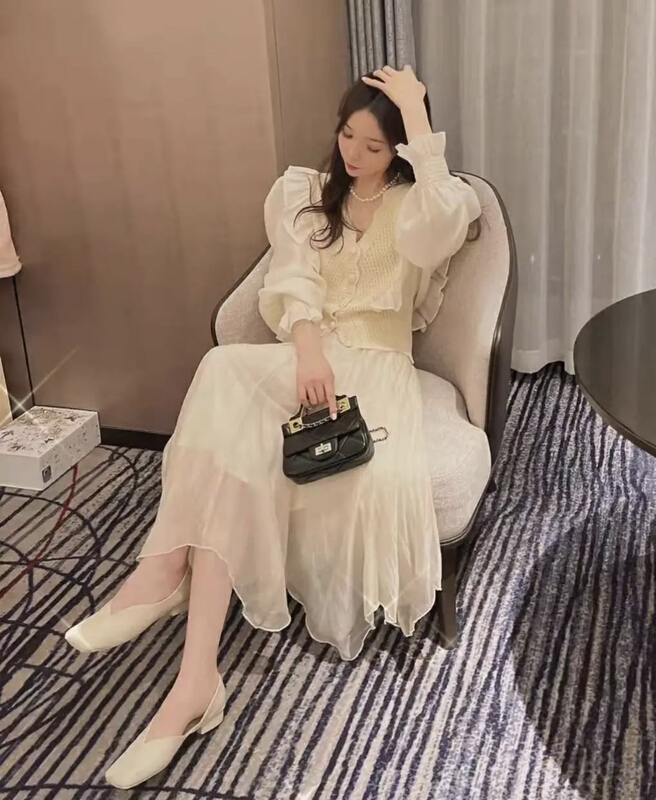New year in early spring! [JH] small fragrant lotus leaf stitched blouse + high waist skirt suit 40942# hjy