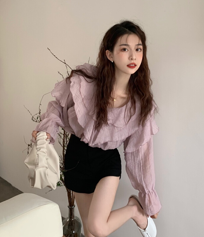 New in early summer! [timely rain] Han Feng ins design sense of minority, ruffle edge is thin, V-neck loose shirt 64557# WPL