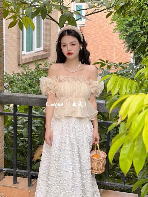 goods in stock! New year in early spring! [c.vogue] French design bubble sleeve flounced one shoulder shirt 2310# PCZ