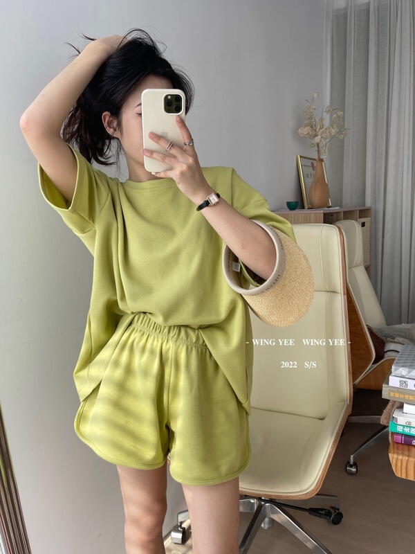 [Wingyee] Korean design feeling wide truffle back T-shirt + elastic waist casual Shorts Set 33160# ll