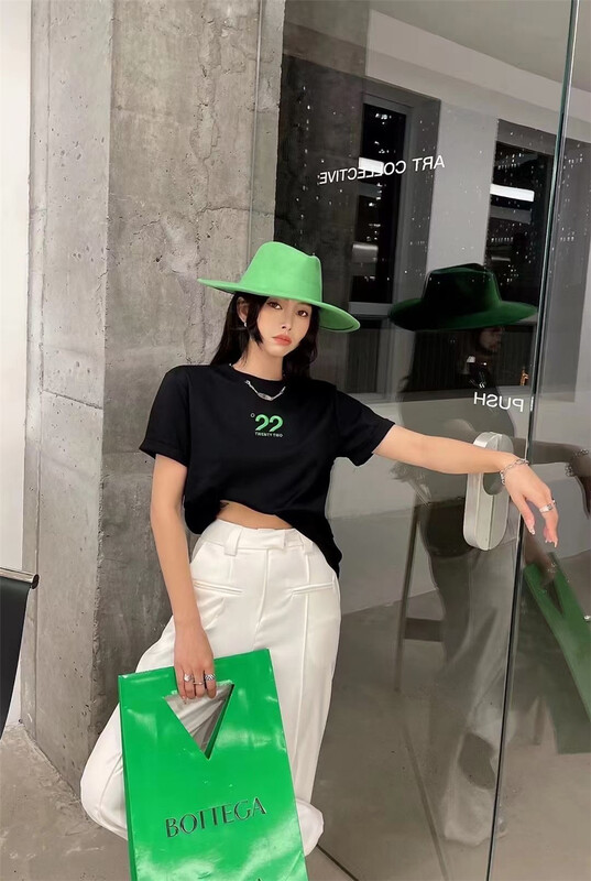 [Yi Ge Li] simple letter embroidered short sleeve T-shirt (with detachable chain) 1165# WPL