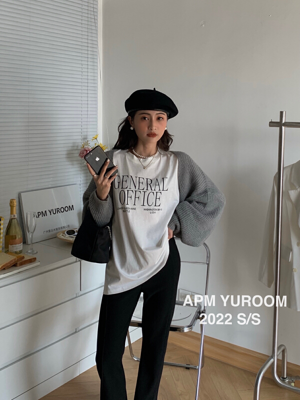 New year in early spring! [APM yuroom] Korean alphabet short sleeve T-shirt + simple loose knit cardigan set 22129# LSL