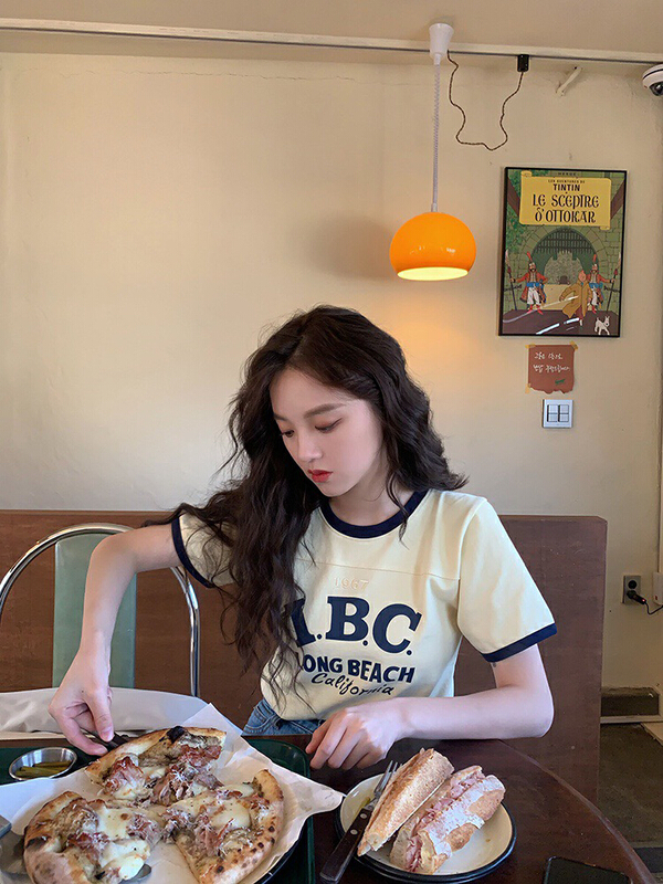 New in early summer! [wgwe] cream lettered print loose and versatile Vintage round neck contrast short sleeve T-shirt 1525# PCZ