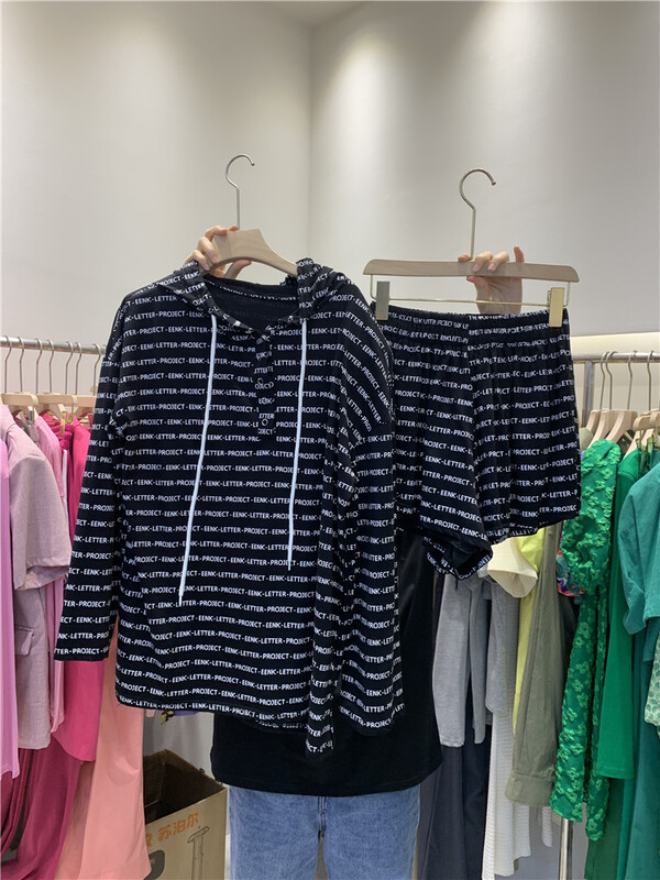 [Yan Zhen] hooded lettered sunscreen shirt + slim casual shorts suit 88608# PCZ