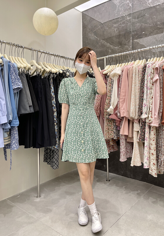 New in early summer! "UONE" gentle wind broken flower slim dress 097490# LSL