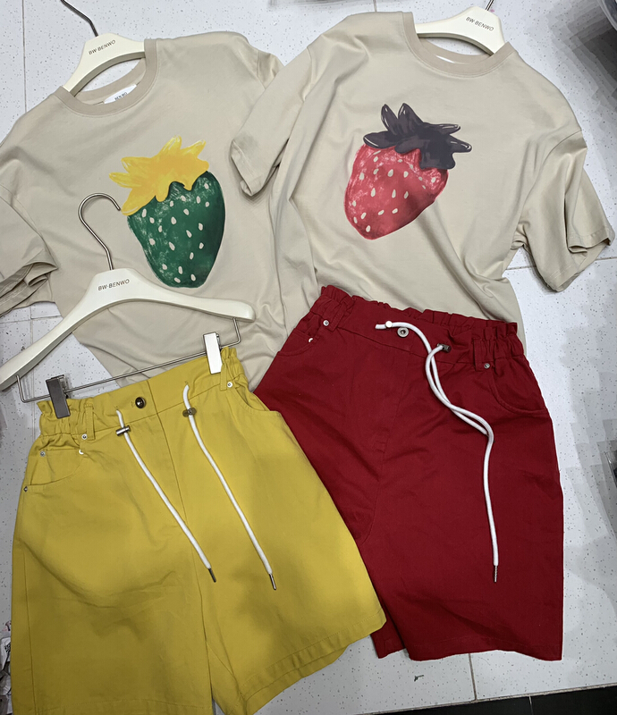 [benwo] simple Japanese style versatile large strawberry short sleeve T-shirt ct0675# CLS