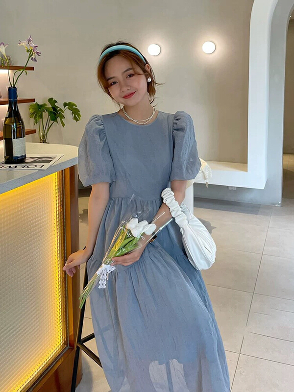 [x · h studio] Korean version bubble sleeve design sense of minority solid color short sleeve texture Pleated Dress 08002# ozq