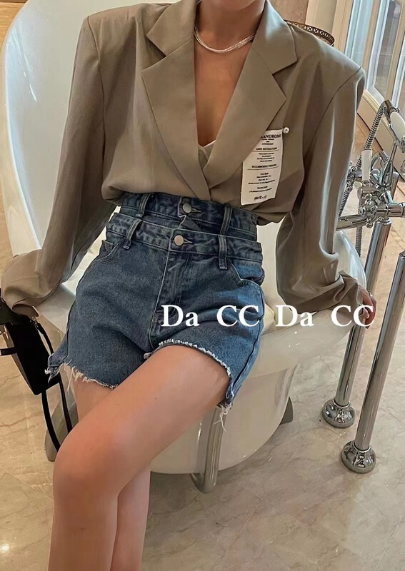New in early summer! [c.h.z] sense of design, small eyes, thin head, wide legs, versatile denim shorts (shorts only) 20328# WTT