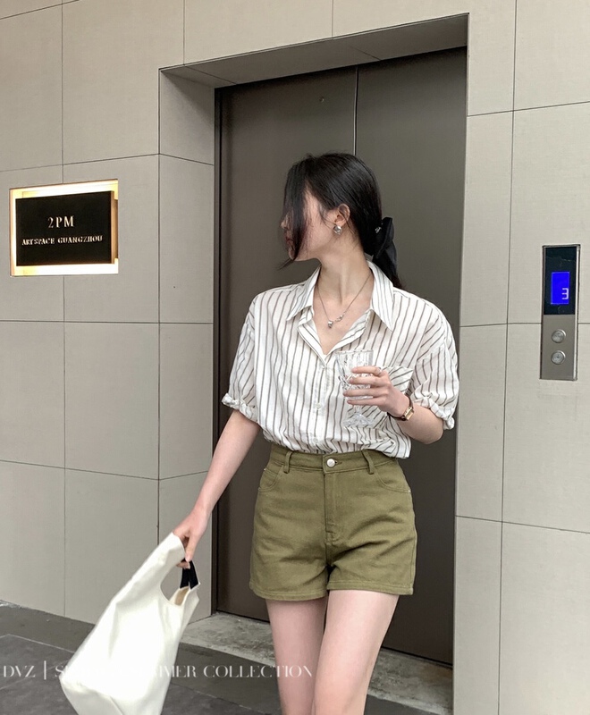 goods in stock! New in early summer! [dvz] Korean versatile skinny denim shorts 9979# zxx