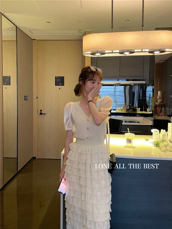 goods in stock! New in early summer! [1. One] Korean style V-neck color matching shirt 2236# WPL