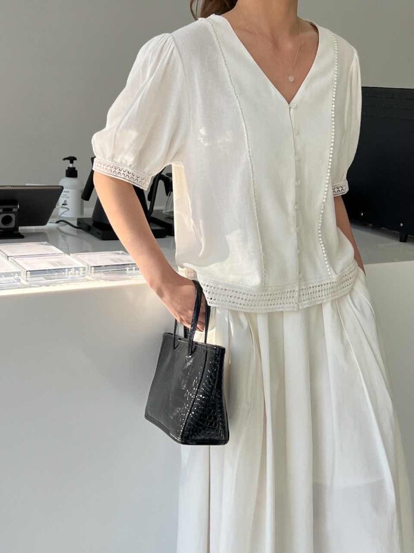 In early summer! [acme ground] gentle and versatile V-neck shirt 1222\cls