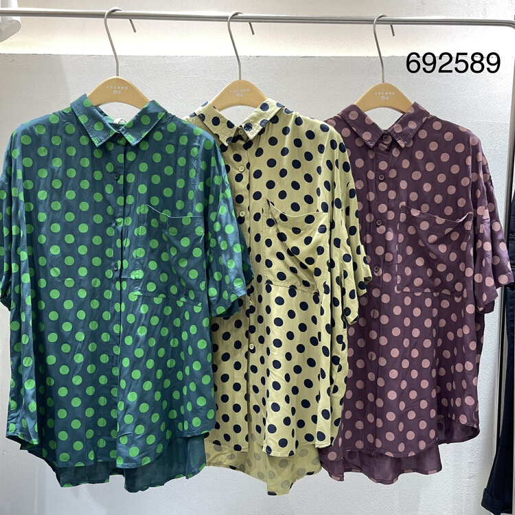 Spot! "TWENTY printed wood" Korean wave point Joker shirt 692589# L