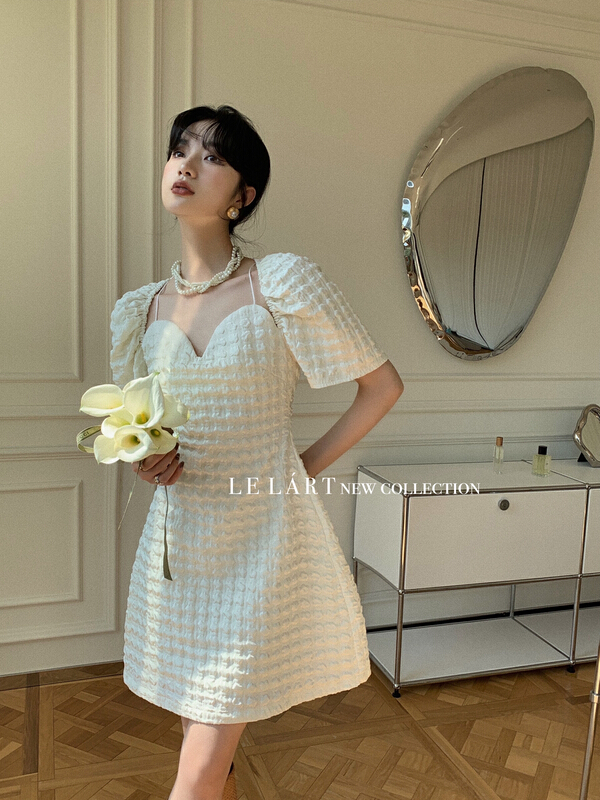 goods in stock! New year in early spring! [le lart] high fashion French pure desire off shoulder bubble sleeve dress ll5323# XYJ