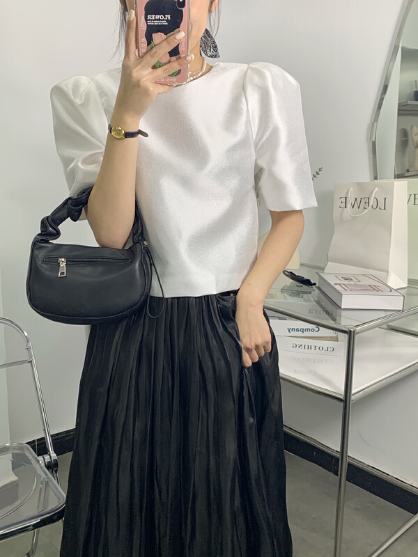 【記羅衣】V領質感時尚氣質小衫(配鏈條)  9675#  LL