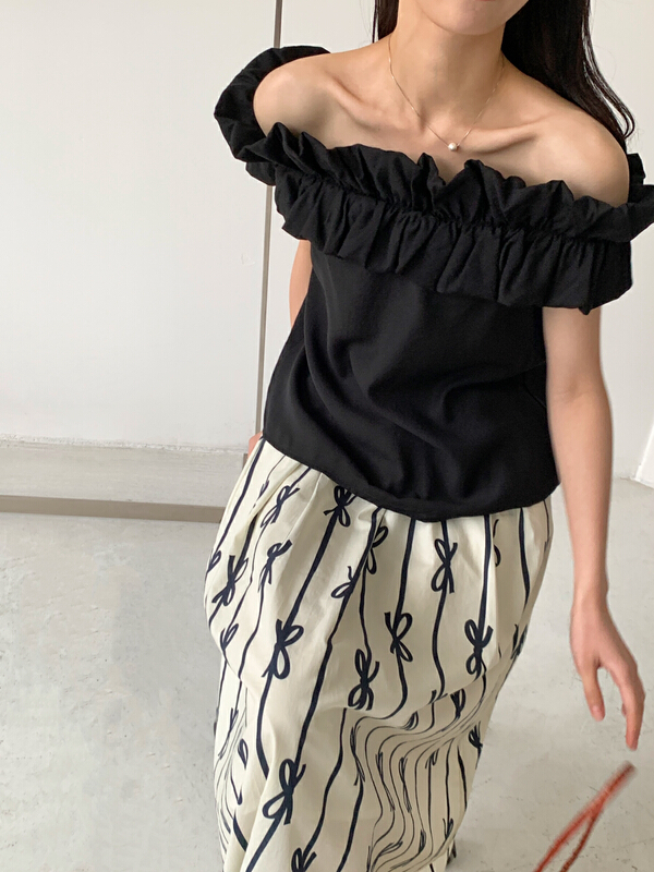 New in early summer! [new open] Korean version of A-line collar cover head pinching pleat off shoulder sexy blouse ky22625# zxl