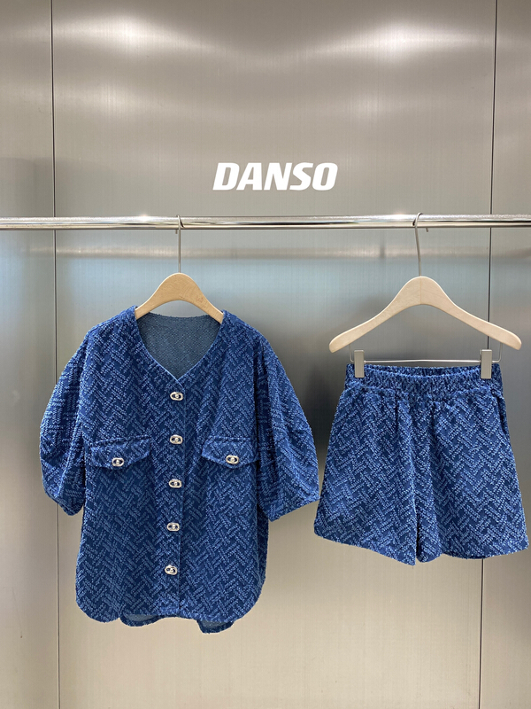 [DS] loose and versatile denim jacket + comfortable denim shorts two piece suit 99185d# XYJ