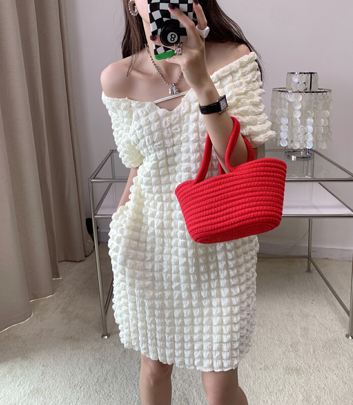 goods in stock! [Vanessa] advanced texture bubble V-neck dress 6112# ozq